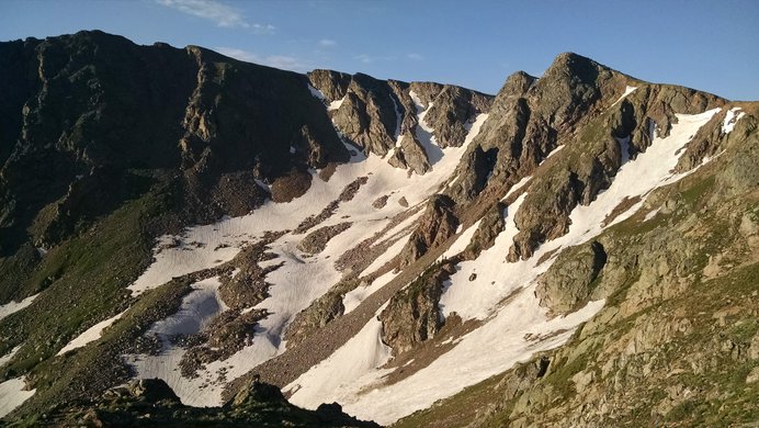 The basin to the north of Skyscraper Peak from the Devils Thumb Trail.